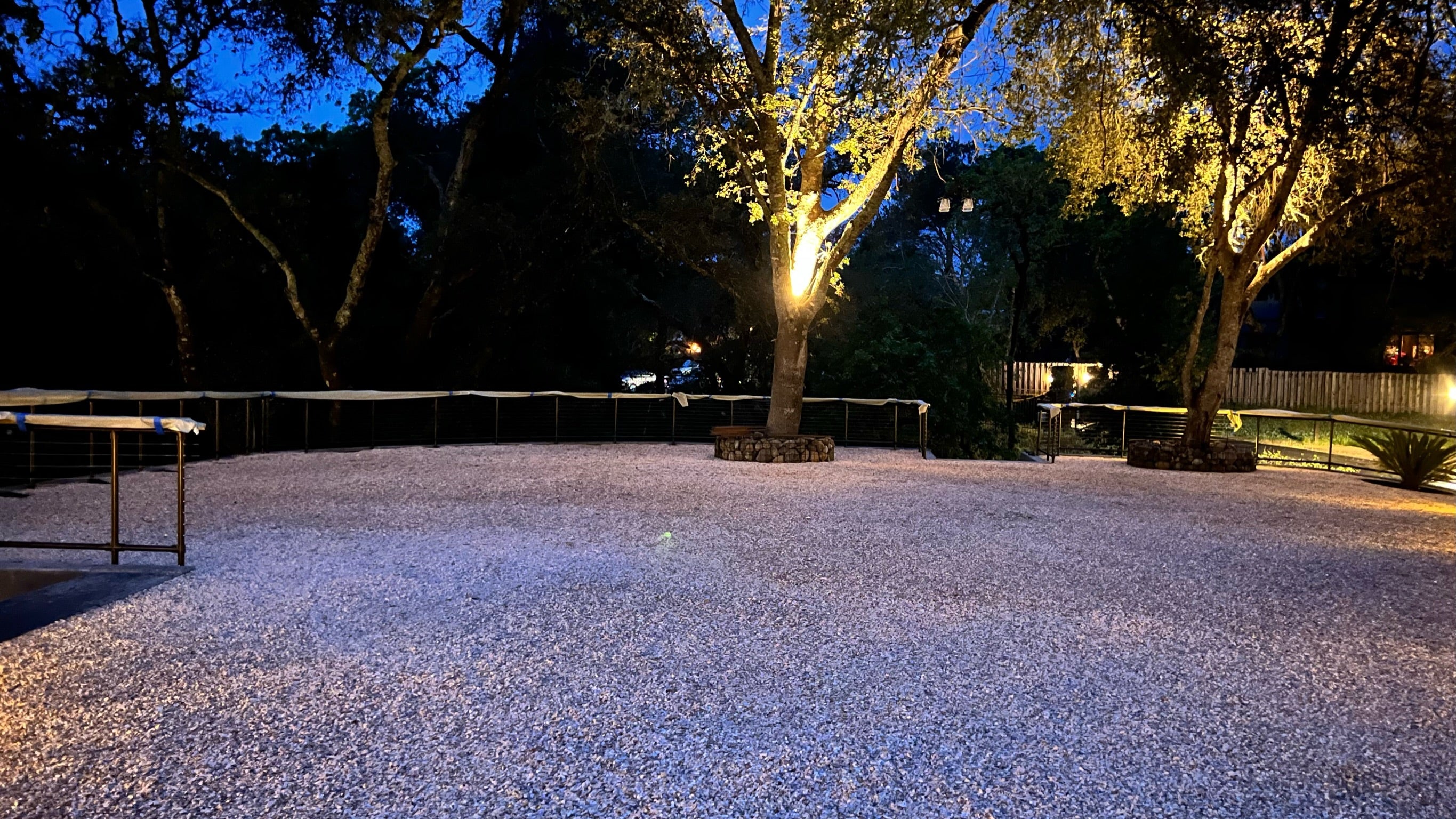 Montaż tarasu przy obiekcie weselnym